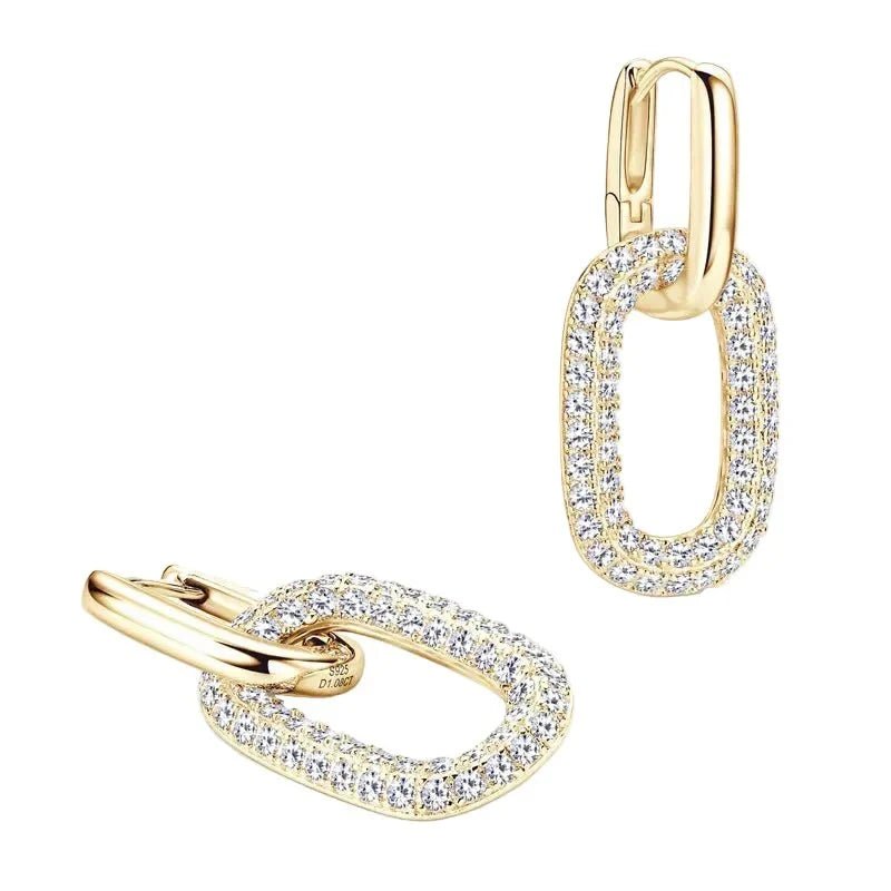 Does Moissanite Change Color in Different Lighting? The Rainbow Effect Explained - Moissanite Shine