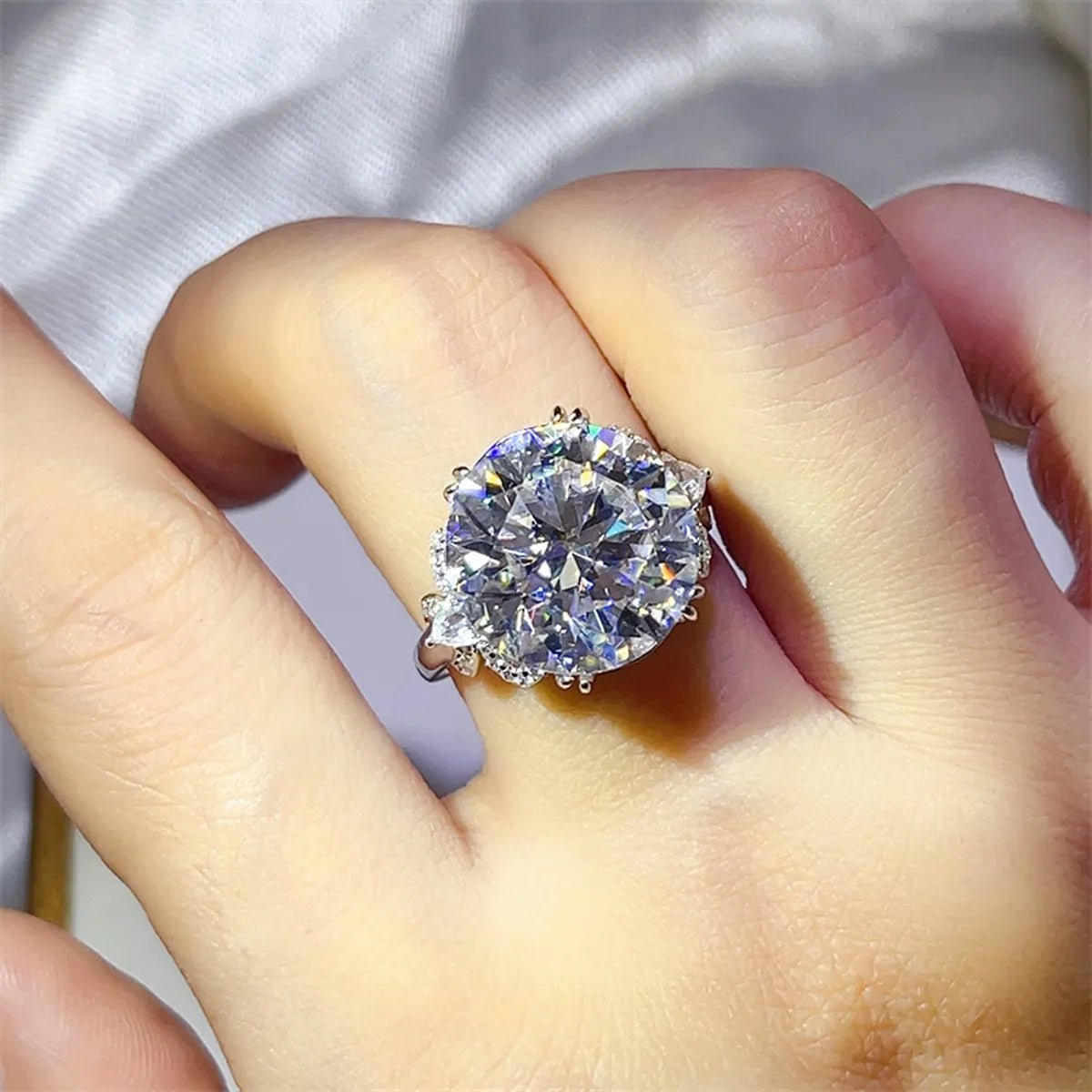 Moissanite for the Pregnant Woman: Rings, Swelling, and Jewelry That Grows With You - Moissanite Shine