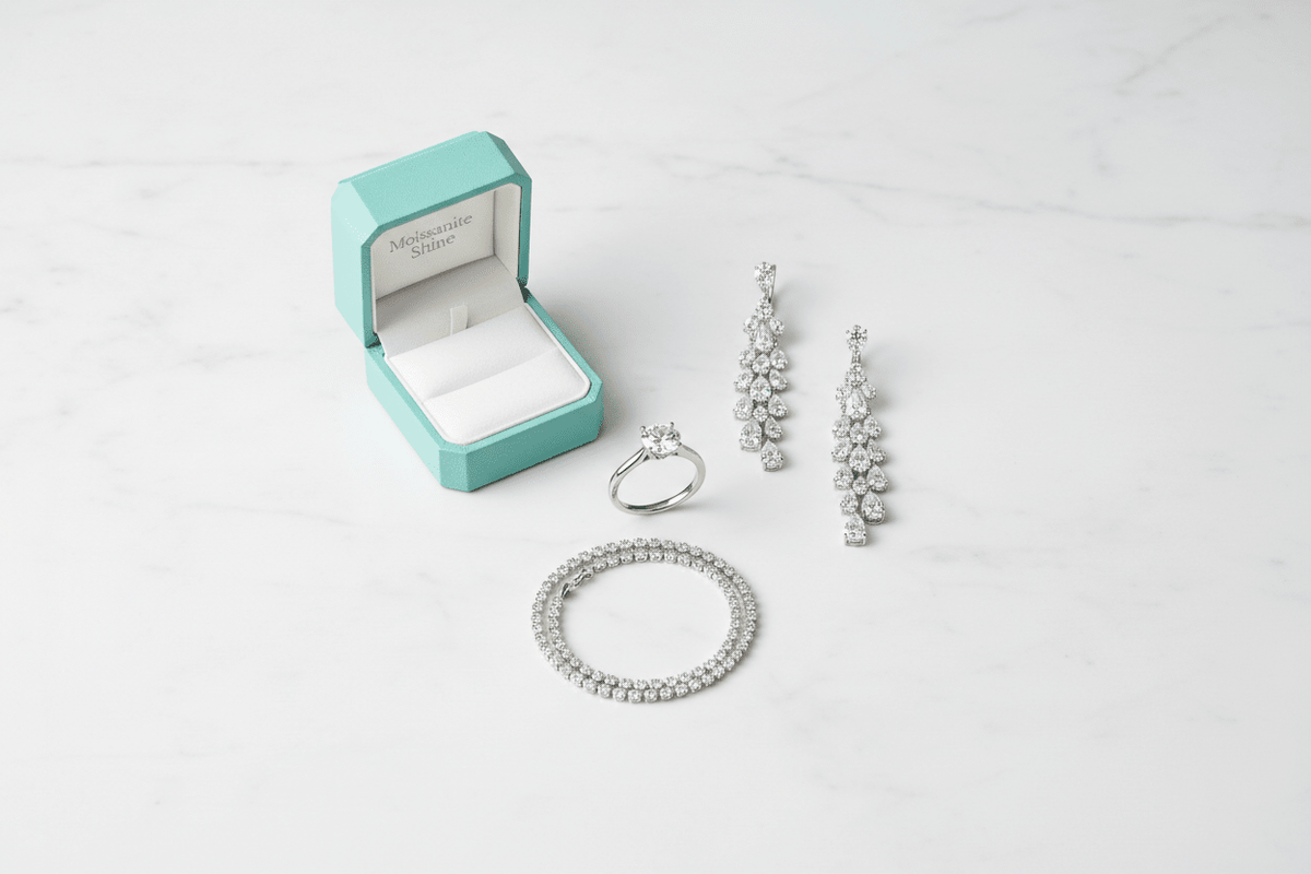 Moissanite for Wedding Guests: What to Wear, What to Leave Home - Moissanite Shine