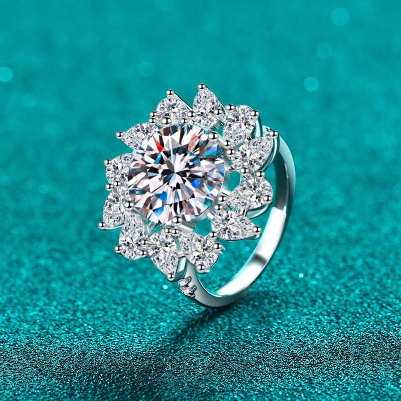 Moissanite in Yellow Gold vs. White Gold: Which Looks Better? - Moissanite Shine