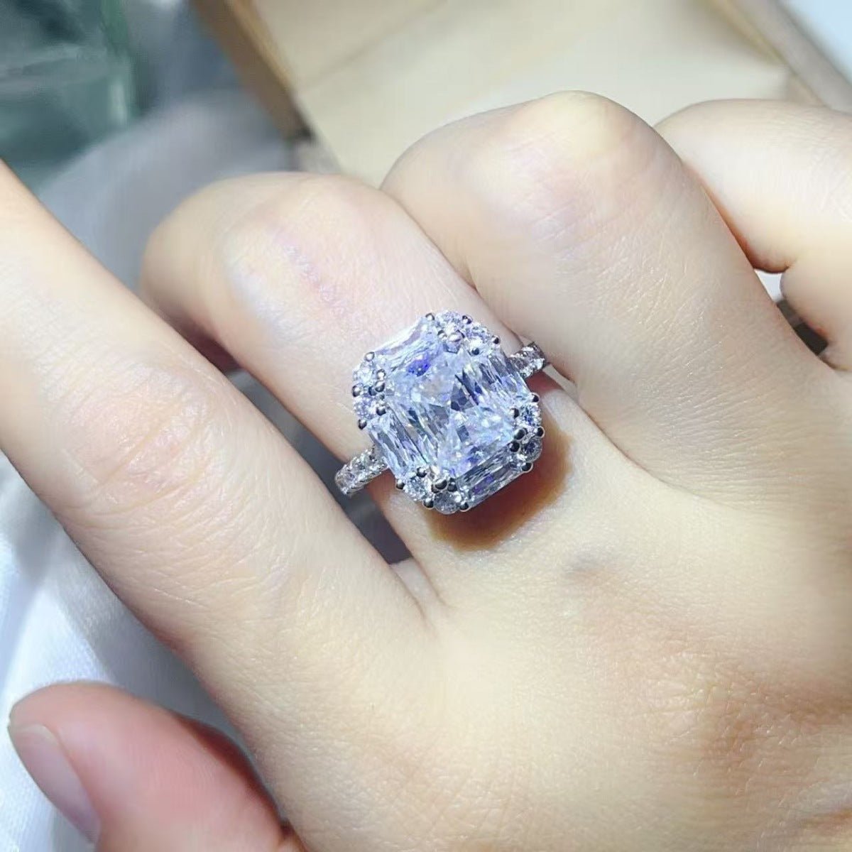 Moissanite vs. Salt and Pepper Diamond: Two Unconventional Choices, One Honest Comparison - Moissanite Shine