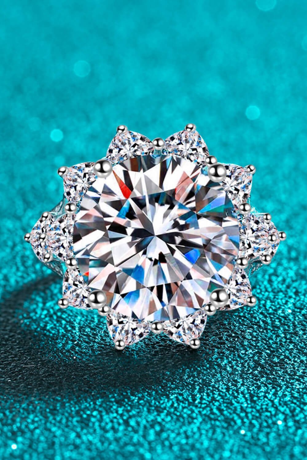 What Is the Difference Between 1ct and 2ct Moissanite? A Visual Size Guide - Moissanite Shine
