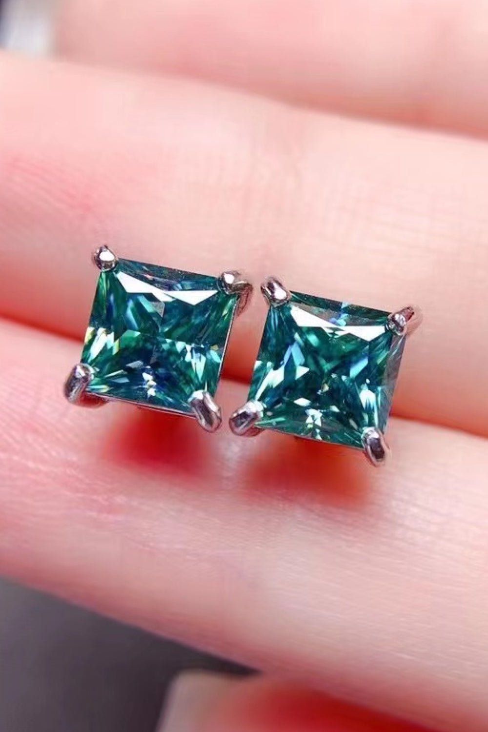 Luxury 2 Carat Royal Green Square Princess Cut Moissanite Stud Earrings – VVS1 Flawless Vivid Green Modern Minimalist Premium Platinum Plated Basket Studs (GRA Certified) | Earrings | Moissanite Shine